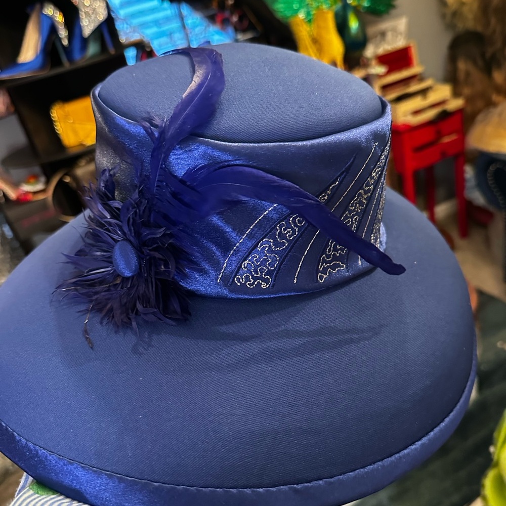 Elegant Blue Feathered Women's Hat
